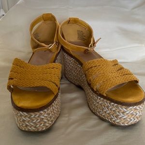 Size 10 Retro Vibes Platform Wedges